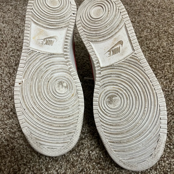 Nike tennis shoes size 7.5 - Picture 7 of 7